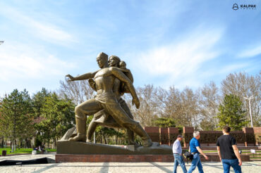 Tashkent earthquake monument