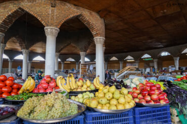 Penjikent market with fruits & fresh produce