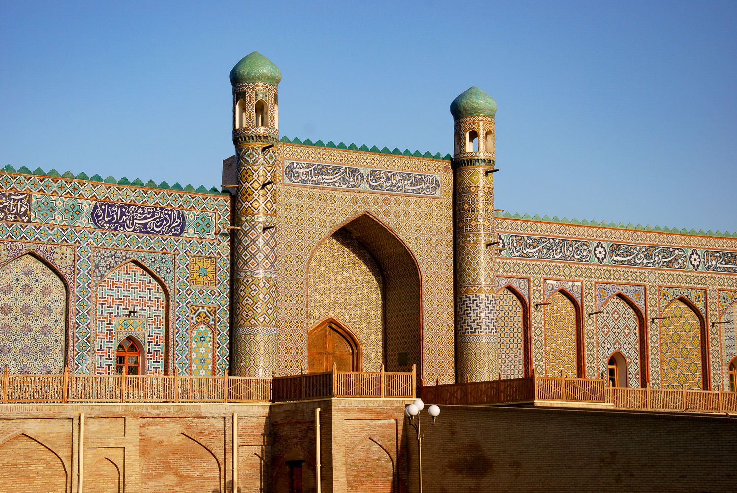 کاخ شهر کوکند Khudoyar khan در Fergana ازبکستان سفر می کند