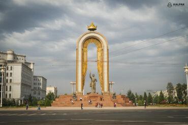 Somoni Statue in the centre of Dushanbe